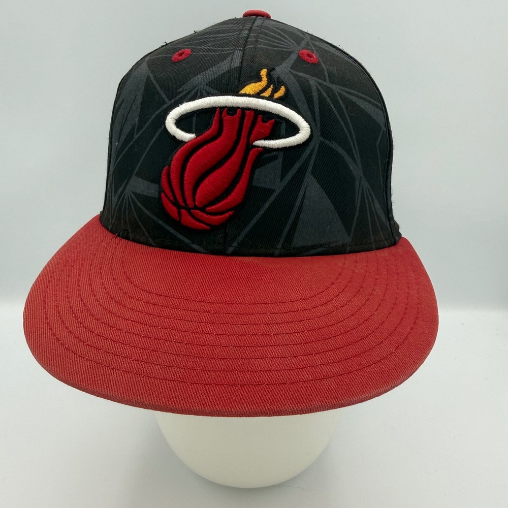 Adidas Miami Heat‎ NBA Hat Fitted Flexfit Black Red Geometric Cap 6 7/8-7 1/4